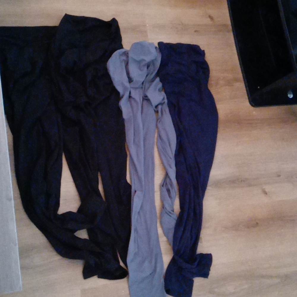 4 pairs of leggings